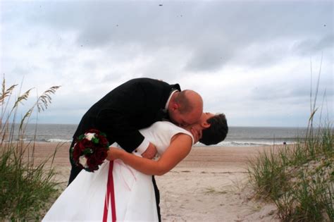 新婚夫妇照片亭高清图片下载-正版图片501445124-摄图网
