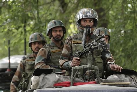 印媒：印度调整130万军队部署，为两线作战做准备_手机新浪网