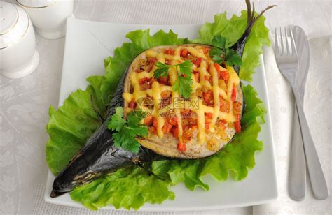 地中海风味蔬菜烤鲭鱼高清图片下载-正版图片504908660-摄图网