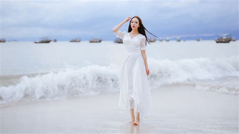 海边 海滩 白色长裙子 清纯 气质 美女4K壁纸壁纸(美女静态壁纸) - 静态壁纸下载 - 元气壁纸