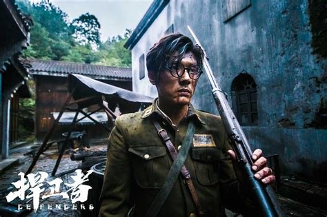 战争片《捍卫者》亮相上海电影节 还原历史真相吸引大批观众|英雄| 捍卫者_凤凰音乐