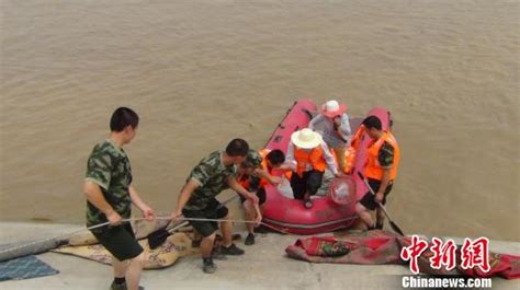 新疆玉龙喀什河突发融雪型洪水 14名被困者获救 - 国内动态 - 华声新闻 - 华声在线