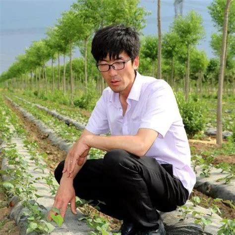“把农民变成‘我’”：河北农大教授李保国科技扶贫纪实|界面新闻 · 中国