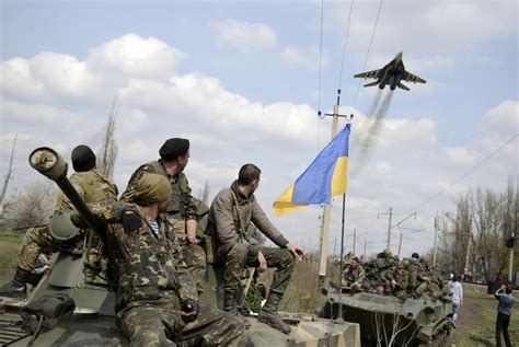 俄乌冲突持续，乌克兰或配备远射程武器，美将手伸向俄“后花园”|赫尔松|乌克兰|射程_新浪新闻