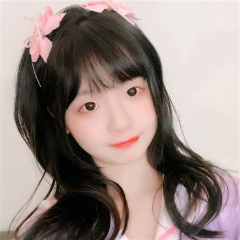 甜妹黄宣绮图片