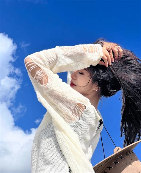 简约温柔小众头像女生