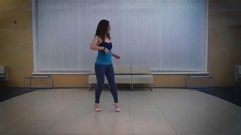 美女表演最性感的舞蹈，国外叫基宗巴舞_腾讯视频