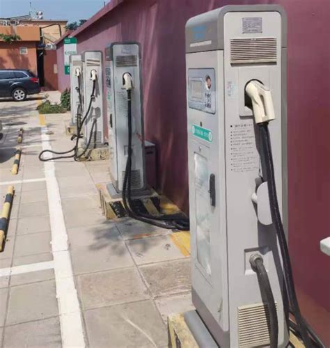 电动汽车充电桩场站投建：该怎么选择合适的充电桩？ - 点点电工