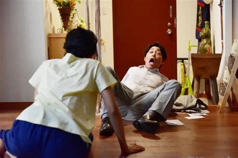 日本变态男老师专盯女学生，没想到竟被反调戏_腾讯视频