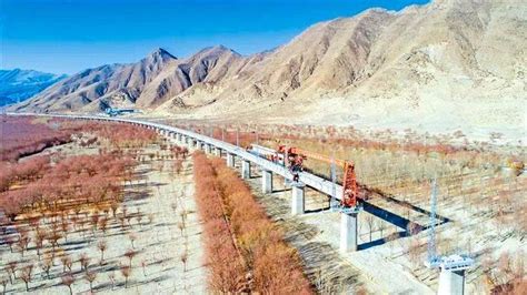 西藏最美高铁即将开通，从拉萨到林芝，只需3小时！_雅鲁藏布江