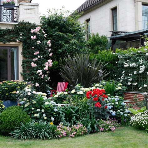 几种植物巧搭配，轻松打造欧式庭院微场景 - 海蒂和噜噜的花园设计效果图 - 躺平设计家