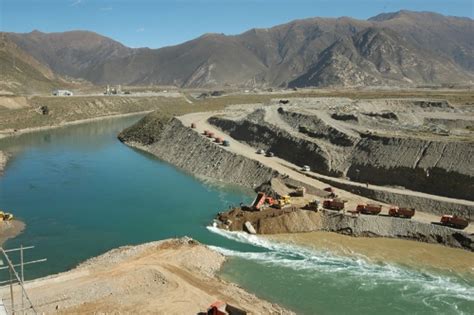 中国电力建设集团 水电建设 拉萨河河势控导工程（滨河花园段）成功下闸蓄水
