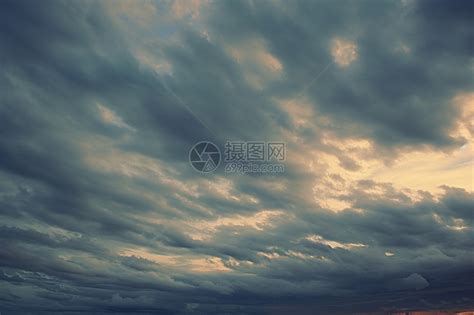 乌云密布的天空高清图片下载-正版图片600324072-摄图网