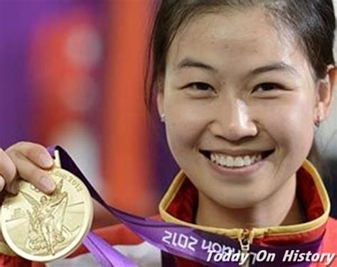 2012年7月28日中国名将易思玲摘取伦敦奥运会中国首金 - 历史上的今天