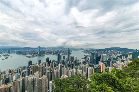 拿到香港身份后，你选择留在内地还是前往香港？_【银河集团】