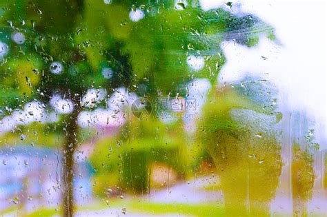 潮湿的窗口里有雨天湿插画图片下载-正版图片503457679-摄图网