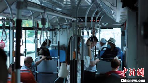 搭乘烟台17路观光巴士：“一起”穿越城市最美海岸线凤凰网山东_凤凰网