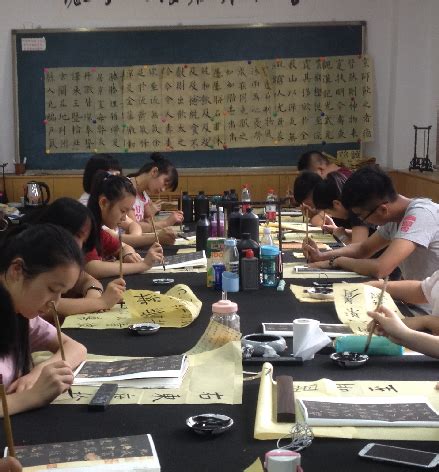 中国画学院书法社团成功开展 “你书我写，传统文化暖校园”活动-鲁迅美术学院