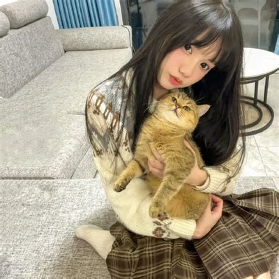 女生头像活泼阳光温柔