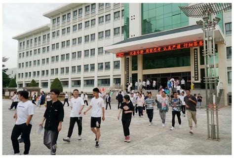 甘肃省临洮中学考点圆满完成高考任务