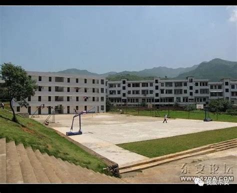 航拍学校：东安县新圩中学、中心小学（照片+视频）跟12年前对比，看有什么变化-我爱东安网