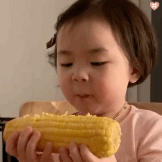 啃玉米头像女生头像温柔