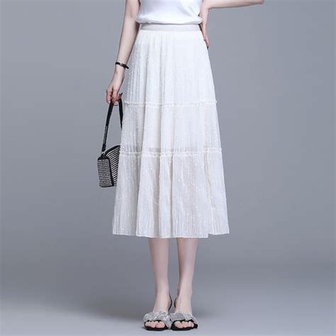 今年很流行白色半身裙，搭配对了让你美得不像样！_凤凰网时尚_凤凰网