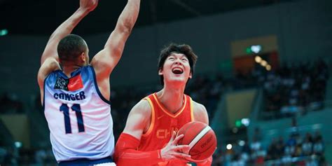 中国男篮101-98逆转再胜澳洲 王哲林砍23+9_手机新浪网