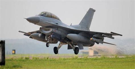 台军方展示空防实力 F-16战机六分钟紧急起飞 (7)--海峡两岸--人民网