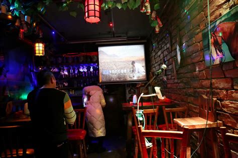 长沙解放西路-沽酒酒吧-室内设计项目拍摄|摄影|环境/建筑|廖和乐 - 原创作品 - 站酷 (ZCOOL)