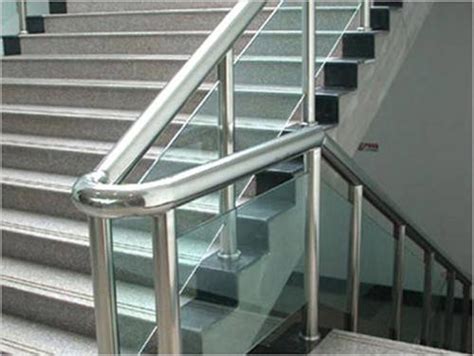 楼梯扶手哪种材质好 4种常见的楼梯扶手材质分析_建材知识_学堂_齐家网