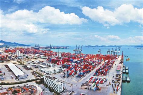 深圳一季度外贸数据公布 进出口同比增长超三成--政务动态