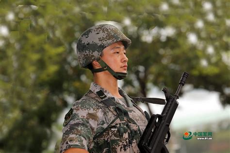 走进站岗官兵的退伍时刻 - 中华人民共和国国防部