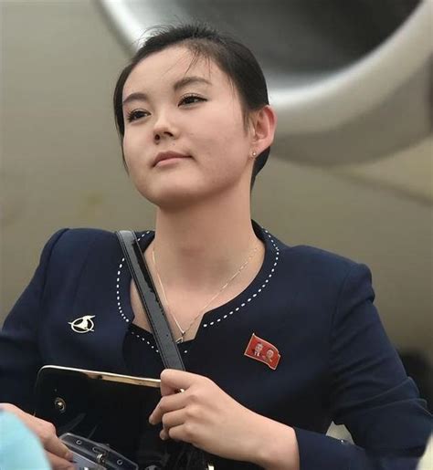 朝鲜美女拉拉队惊艳女足赛场_新浪图片
