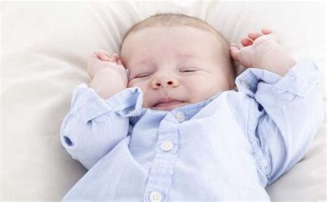 睡觉流口水是什么原因 这些现象要引起妈妈的注意 _八宝网
