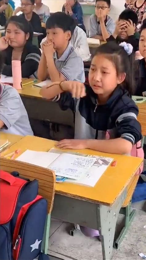 小学地震演练时播放汶川地震视频学生们纷纷哭成泪人_腾讯视频