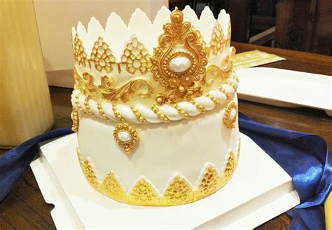 翻糖皇冠蛋糕的做法【步骤图】_蛋糕_下厨房