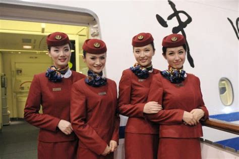 厦航首批台湾籍空姐开始飞行（组图）-中国民航网