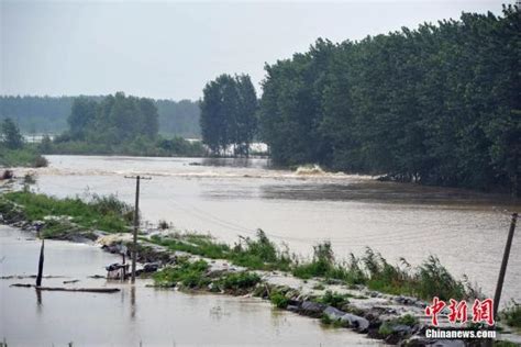 湖北洪湖市沙套湖水位高涨农田被淹 多处堤坝紧急加固-天气图集-中国天气网