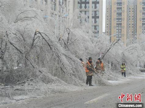 国网湖南电力发布雨雪冰冻预警通知 电力人全力除冰护电 - 焦点图 - 湖南在线 - 华声在线