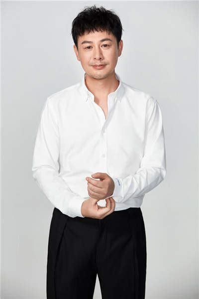 严颂声图片