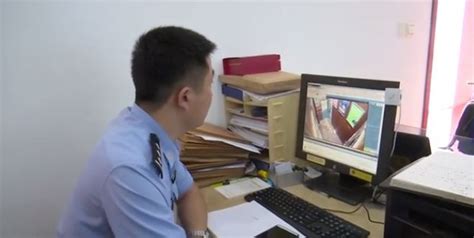 14岁女孩被锁家中报警 民警和父亲通话"傻眼了"_凤凰网视频_凤凰网