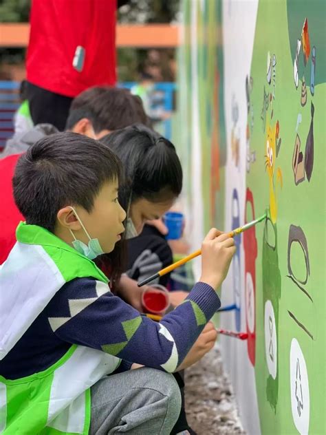 钟村街南奥社区墙体公益改造完工，社区小“画家”齐上阵！ -信息时报