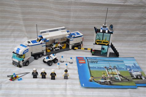 LEGO® Anleitung anzeigen 7743 Police Command Centre - LEGO ...