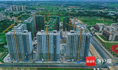 海口江东新区电白雅居项目19栋建筑完成主体结构封顶