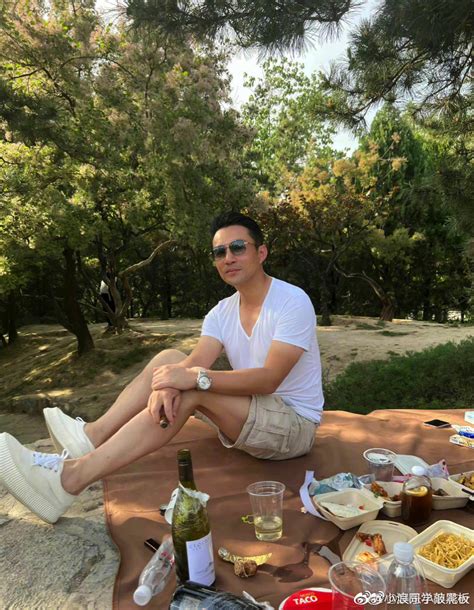 21日，汪小菲在微博晒出野餐照……__财经头条