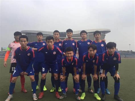 上饶中学男子足球队在全市校园足球（高中组）比赛中夺冠！-江西省上饶中学