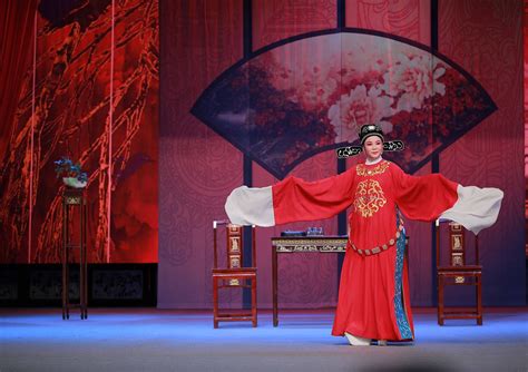 经典黄梅戏《女驸马》受青睐-剧院动态-湖北省黄梅戏剧院 官方网站