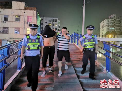 郑州一男子偷拍合租女子洗澡视频 敲诈勒索被拘留_手机新浪网