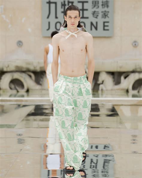 九牧王百年巴黎时装周首场裤秀，让世界看见中国品牌的力量-服装设计管理-CFW服装设计网